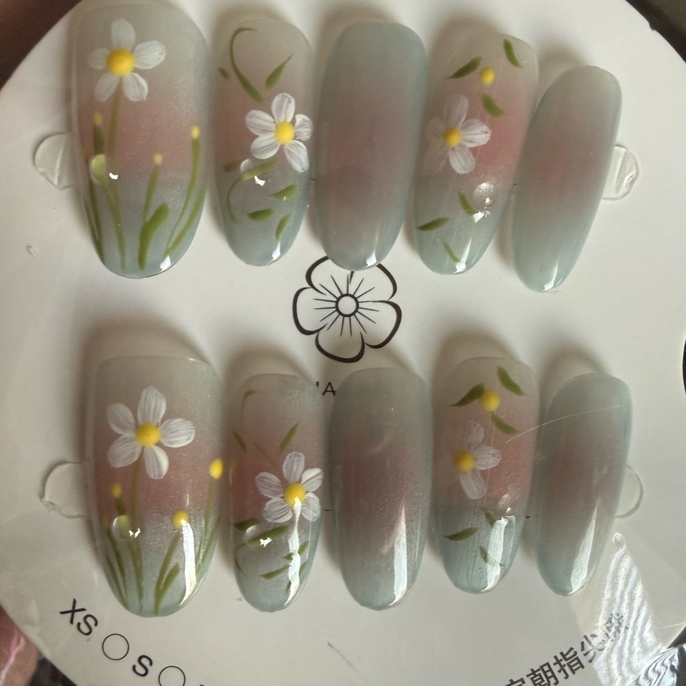 Assorted Press on Nail Sets - Bundle of 12 - Picture 4 of 15